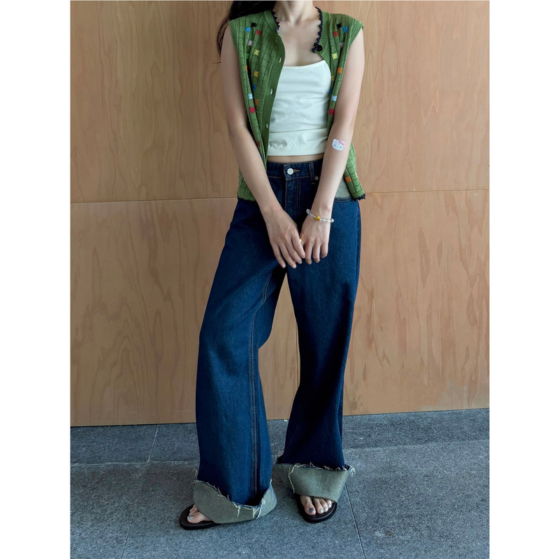 Super Stylish Mid-Rise Loose-Fitting Jeans with Flip Pockets