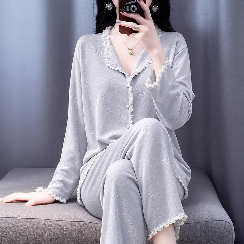 Victoria's New Autumn and Winter Half-Velvet Women's Pajamas, High-End Lace-Trimmed Warm Home Wear Set Victoria's New Autumn and Winter Half-Velvet Women's Pajamas, High-End Lace-Trimmed Warm Home Wear Set