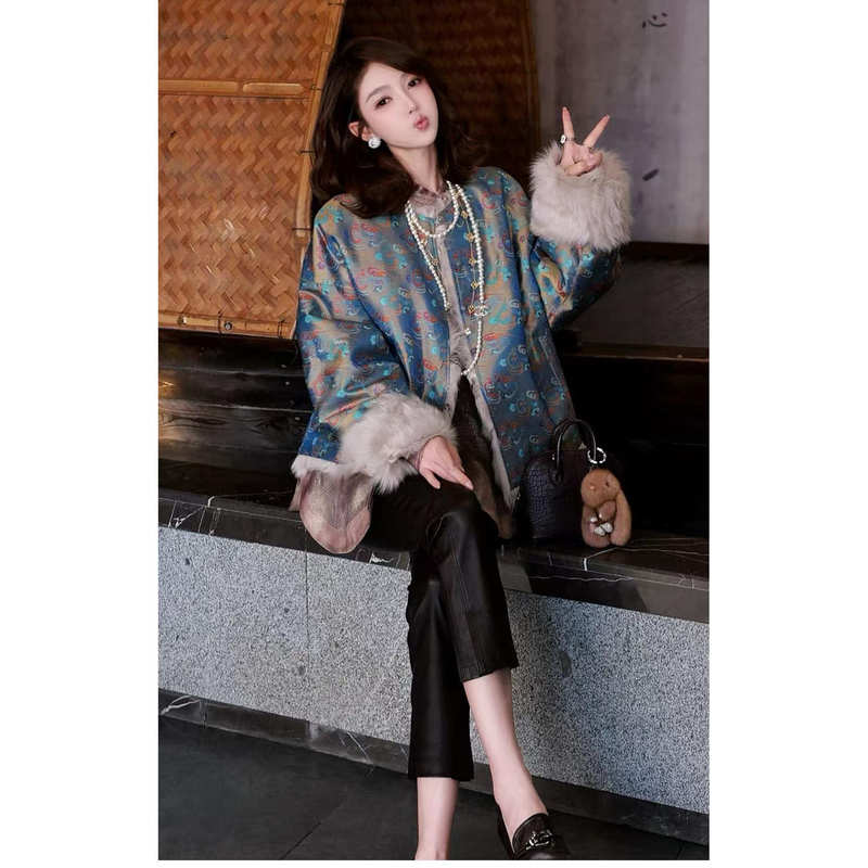 Inheritance/Unexpected Entry into the Heavenly Realm: Bao'Er's Family Bi34326410Xq Zhang Hecai Xiaohu Sheep Hanfu with Fur Integrated