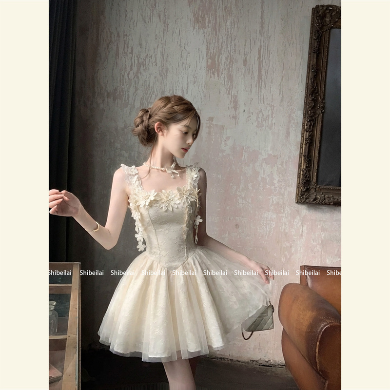 French-Style Sweet Princess Dress with Flutter Sleeves for Women, 2026 Summer New Model, Waist-Cinching, Slimming, Princess Puffy Dress