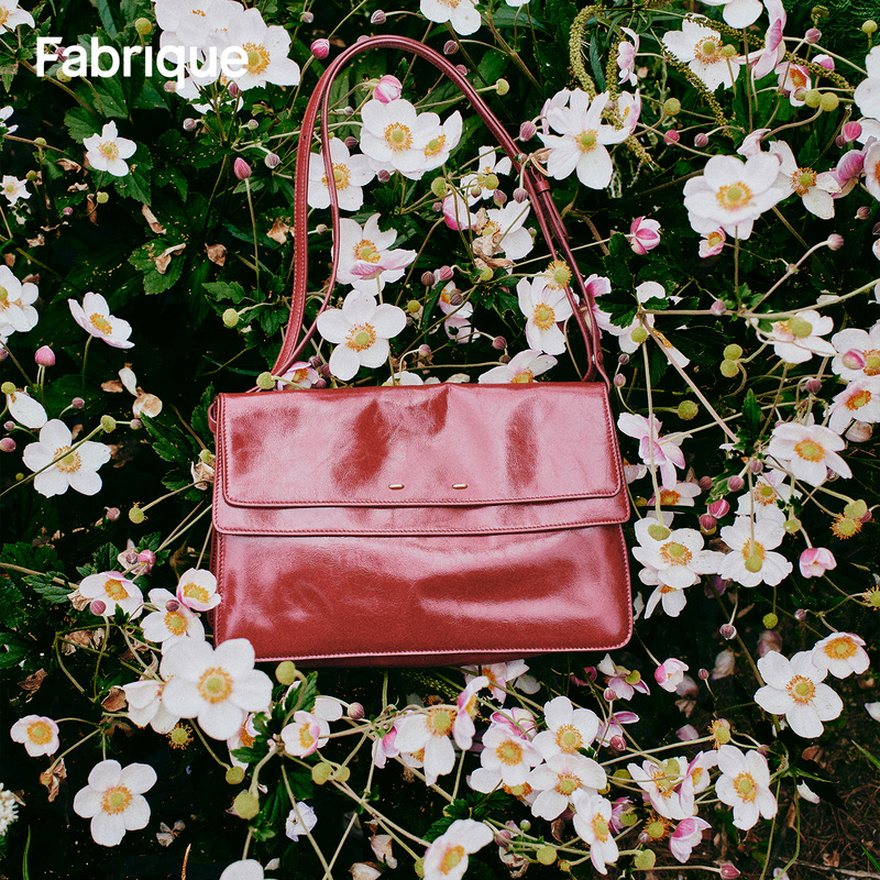 Fabrique【Nico Nini Same Style】Oil Waxed Leather Small Square Bag Cherry Red Single Shoulder Crossbody Bag Wedding Bag Fabrique【Nico Nini Same Style】Oil Waxed Leather Small Square Bag Cherry Red Single Shoulder Crossbody Bag Wedding Bag