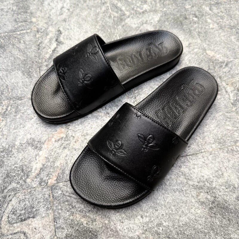 High-End Pu Leather Bee Men's Slippers for Outdoor Wear 2026 New Summer Anti-Slip and Odor-Resistant Outdoor Sandals for Men