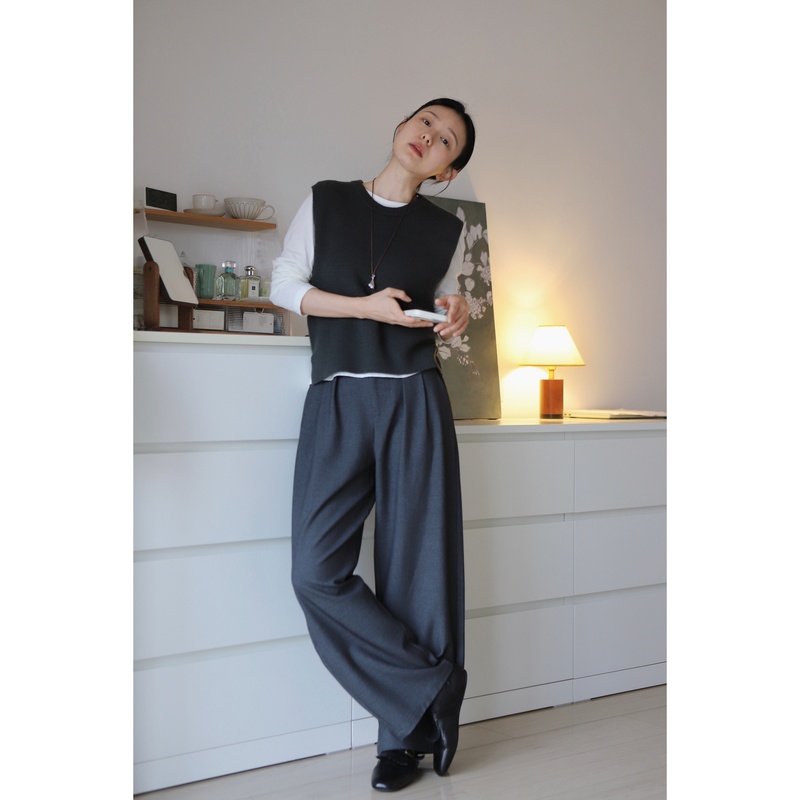 Xixiaoyuan Exclusive Milk-Colored Long-Sleeved T-Shirt for Premium Customers