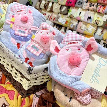 Shuangli's New Xiu Xiu Pig Cartoon Embroidered Towel, Soft Bath Towel, Thickened Hair Drying Cap, Coral Fleece Bath Towel Set