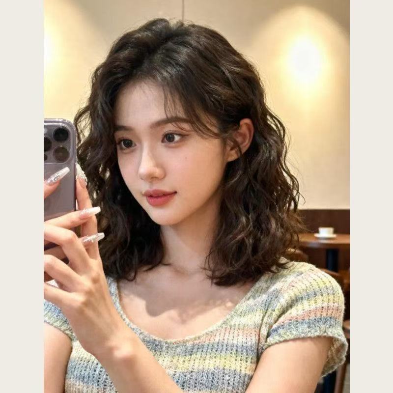 Wig for Women with Short Curly Hair, French-Style Wool Curls, Autumn and Winter Lazy Vibe, Natural and Fluffy, Realistic Full Head Wig