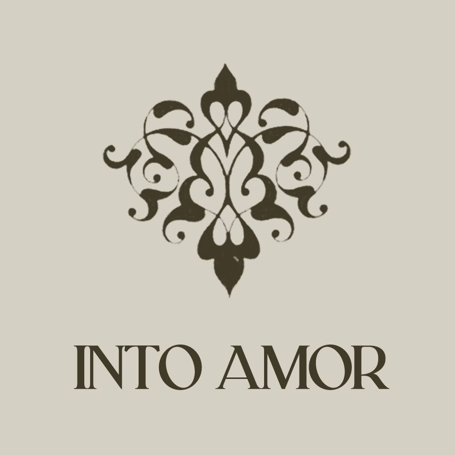 INTO AMOR旗舰店的LOGO