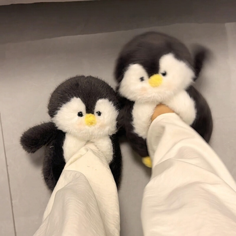So Cute! Little Penguin Cotton Slippers, Cute Cartoon Style for Girls, Non-Slip, Fully Covered, Warm, Thick-Soled Cotton Shoes for Outdoor Use