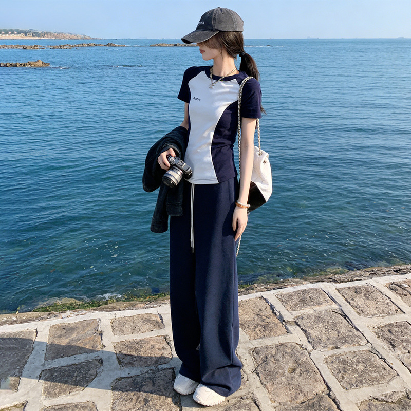 Color-Blocked Casual Sports Suit for Women 2026 Summer Simple and High-End Slim Fit Two-Piece Sports Outfit