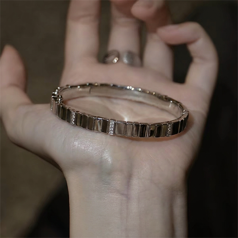 S925 Sterling Silver Minimalist Style Silver Sparkling Piano Block Bracelet 2026 New Popular Design That Enhances Complexion, Stackable Index Finger Ring S925 Sterling Silver Minimalist Style Silver Sparkling Piano Block Bracelet 2026 New Popular Design That Enhances Complexion, Stackable Index Finger Ring