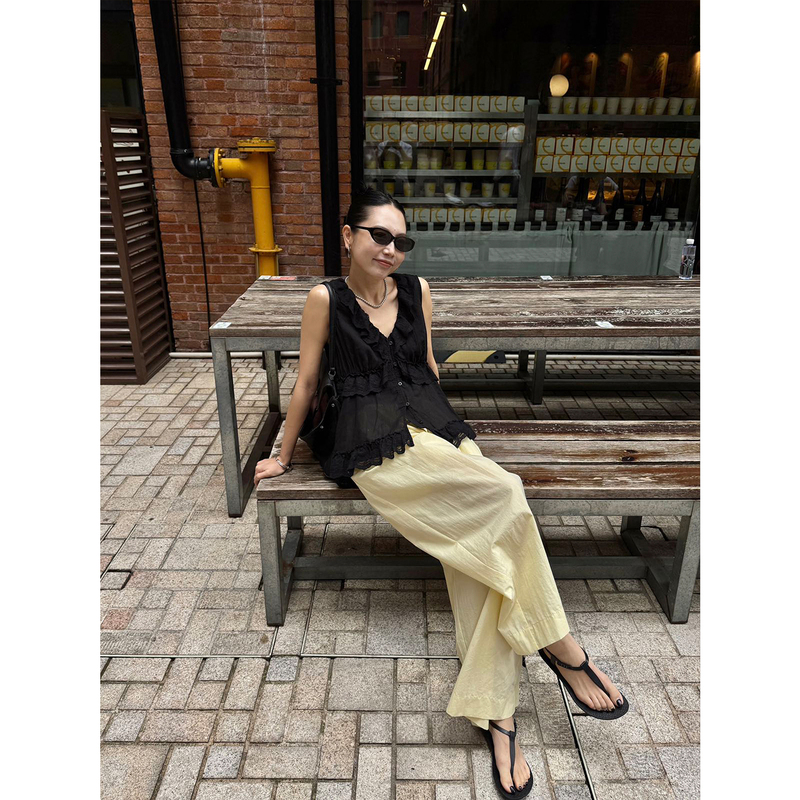 【Aurasahi】Commuting Style V-Neck Multi-Layered Ruffle Design Heavy Lace Sleeveless Single-Breasted Top
