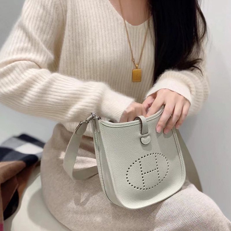 New Evelyn First-Layer Cowhide Genuine Leather Women's Bag 2026 Mini Hollow-Out Small Phone Bag Fashionable Shoulder Crossbody Bag