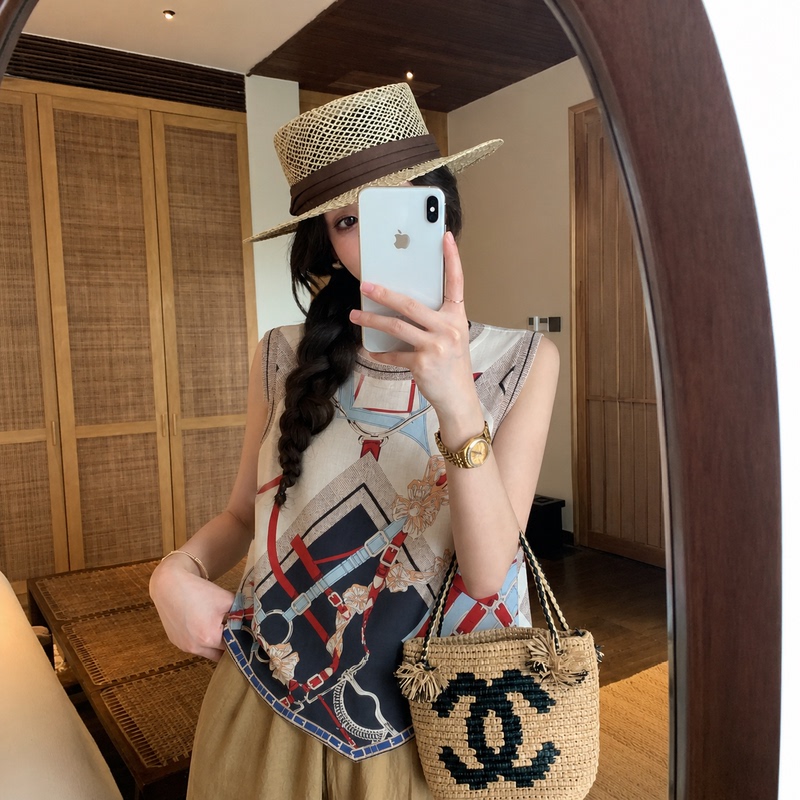 Loery【Equestrian Vest】Southern French Vacation Style High-End Silk Scarf Chain Vest 125110