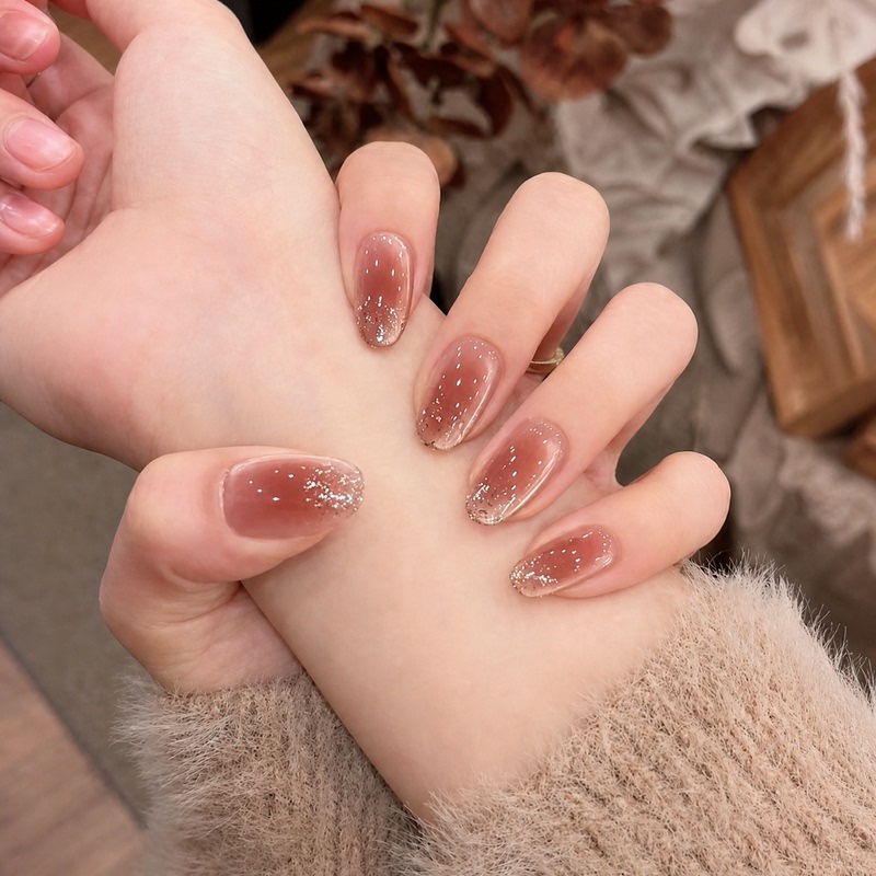 Ice-Clear Short Oval Style Wearable Nails, Handmade Fairy-Like Wearable Manicure, High-Value, Complexion-Enhancing Short Nail Tips Ice-Clear Short Oval Style Wearable Nails, Handmade Fairy-Like Wearable Manicure, High-Value, Complexion-Enhancing Short Nail Tips