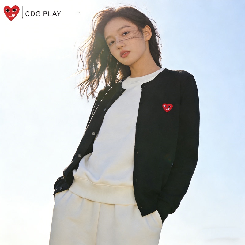 Cdg Play (Apparel) 2026 Autumn New Casual Women's Cardigan Round Neck Sweater Knitted Cardigan Jacket Cdg Play (Apparel) 2026 Autumn New Casual Women's Cardigan Round Neck Sweater Knitted Cardigan Jacket