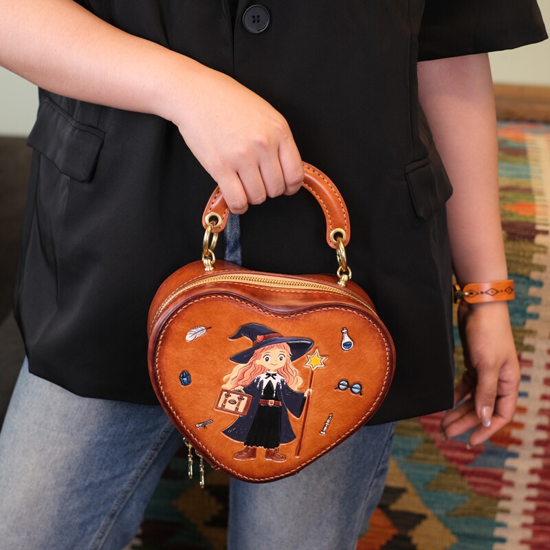 2026 New Heart-Shaped Single-Shoulder Bag, Little Witch Handbag, Niche Design, High-End Versatile Crossbody Bag