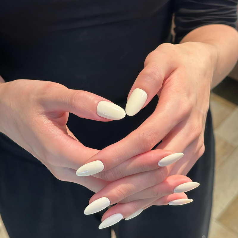 Milky White Solid Color Short Oval Handmade Wearable Nails European and American Style Pure Desire Minimalist Finished Fake Nail Stickers Milky White Solid Color Short Oval Handmade Wearable Nails European and American Style Pure Desire Minimalist Finished Fake Nail Stickers