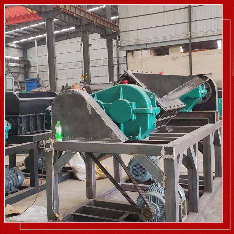 Powder multifunctional shredder shreds large double-axis blade chassis plastic 800 type garbage shredder small metal scrap iron machine