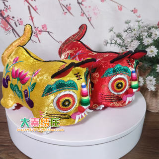 纯手工绣花布老虎抱枕婴儿童满月百天周岁庆生抓周礼物民间工艺品