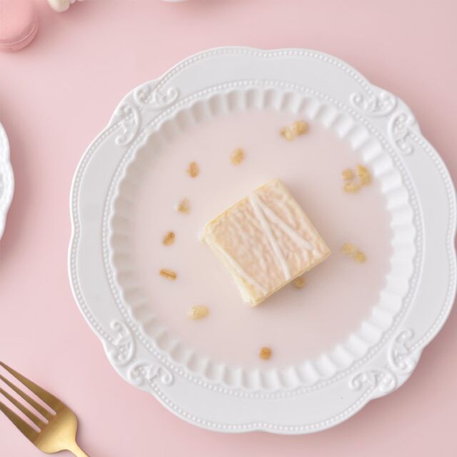 Pure white European-style embossed Western steak plate dining utensils household ceramic soup plate 8-inch deep dish dim sum dish