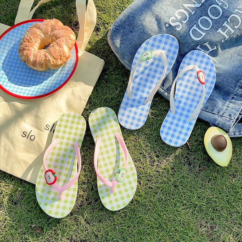 Flip-Flops with Contrasting Plaid, Cute Red Apple Design, Suitable for Students, Outdoor Summer Vacation, Beach, Personalized Sandals for Men and Women