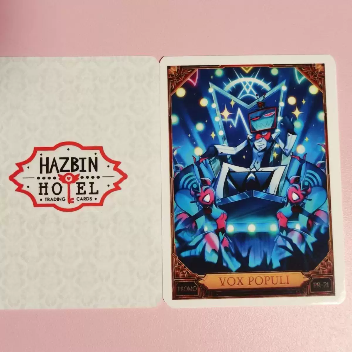 Коллекционная карта Hazbin Hotel Alastor Vox Lifetime, лимитированная, с голографией и стандартная