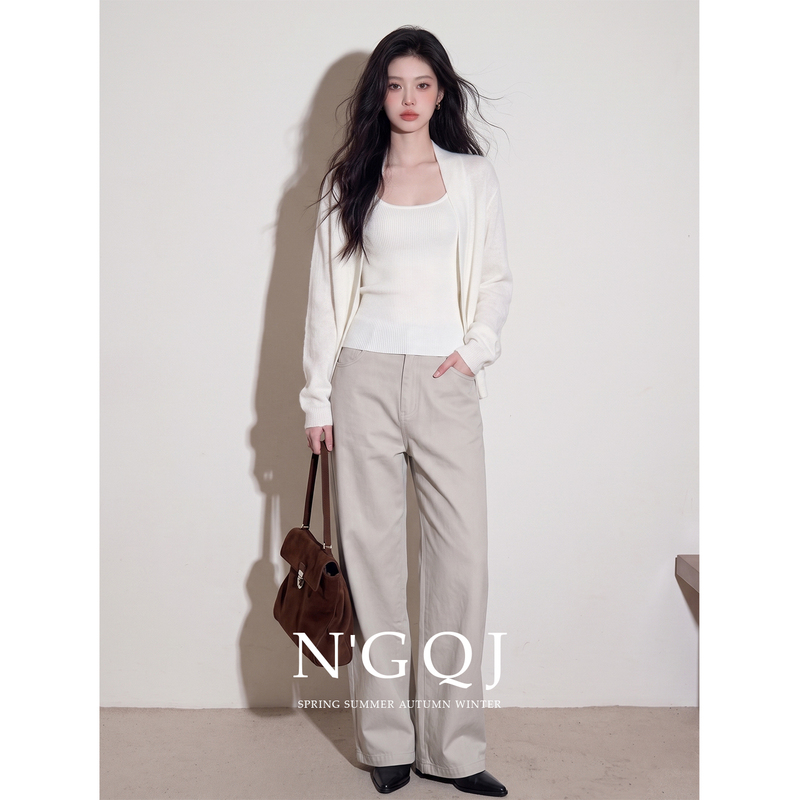 2026 Early Autumn New Korean Style Elegant and Beautiful Outfit White Knit Two-Piece Straight-Leg Pants Set for Women with a Sense of Design