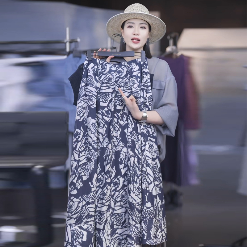 Song Chenchen | 【Artistic Blue Flower】2026 Summer New High-Waisted High-End Light Luxury Style Skirt 26Tx0541 Song Chenchen | 【Artistic Blue Flower】2026 Summer New High-Waisted High-End Light Luxury Style Skirt 26Tx0541
