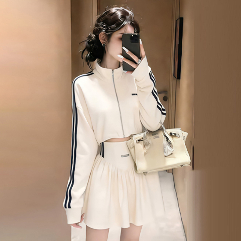 High-End Trendy White Sweatshirt and Short Skirt Set for Women, Spring and Autumn Casual Sports Two-Piece Outfit, Chanel-Inspired Style High-End Trendy White Sweatshirt and Short Skirt Set for Women, Spring and Autumn Casual Sports Two-Piece Outfit, Chanel-Inspired Style