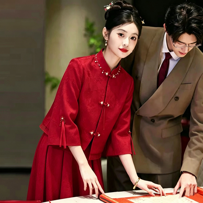 Two-Piece Set of Elegant Wedding Attire for the Bride, Burgundy Engagement Dress, Long Dress for the Return Home Ceremony