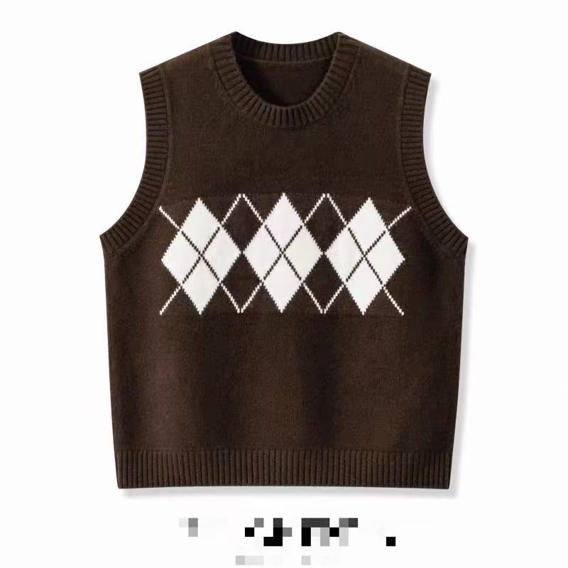 Brown Diamond Jacquard Round Neck Knitted Vest 670