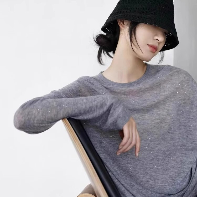 Gray Sequin Sun-Protective Long-Sleeve T-Shirt for Women, Summer Design, Loose and Casual Air-Conditioning Shirt, Base Layer Top, Outerwear Gray Sequin Sun-Protective Long-Sleeve T-Shirt for Women, Summer Design, Loose and Casual Air-Conditioning Shirt, Base Layer Top, Outerwear