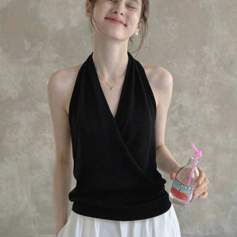 Black High-End Cross-Neck Halter Top for Women, Summer Outerwear, V-Neck Strapless Waist-Cinching Slim-Fit Sleeveless Backless Top Black High-End Cross-Neck Halter Top for Women, Summer Outerwear, V-Neck Strapless Waist-Cinching Slim-Fit Sleeveless Backless Top
