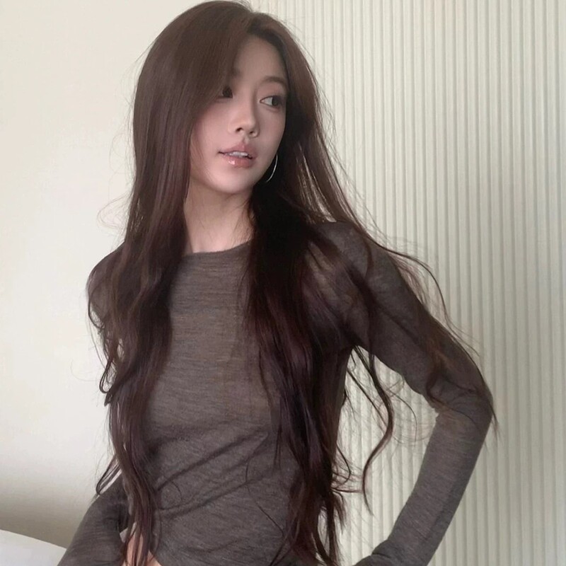 High-End Chic and Unique Coffee-Colored Long-Sleeved T-Shirt for Women in Early Autumn, Korean Style Inner Wear, Slim-Fitting Short Top High-End Chic and Unique Coffee-Colored Long-Sleeved T-Shirt for Women in Early Autumn, Korean Style Inner Wear, Slim-Fitting Short Top