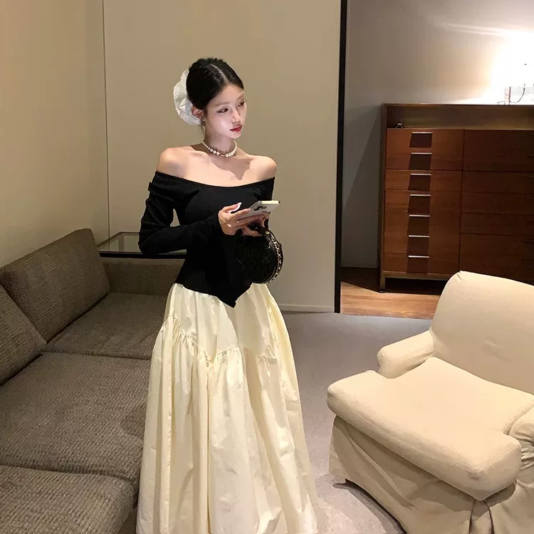 Black and White Contrasting Color Off-The-Shoulder Dress for Women, Autumn French Style, Elegant and Cool, High-End A-Line Long Dress