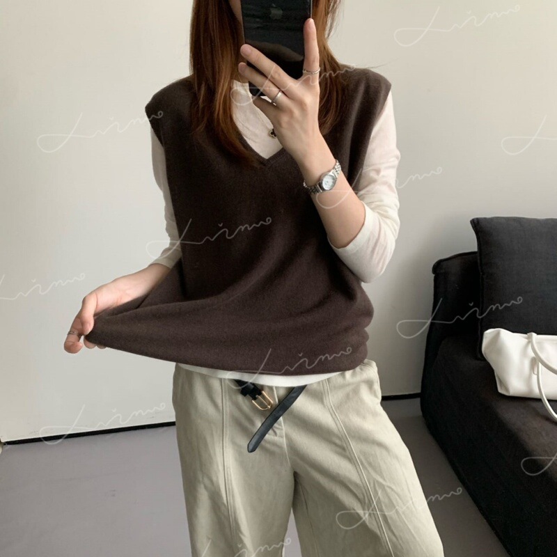 Star Promise · V-Neck Knitted Solid Color Sleeveless Pullover Vest Sports Casual Wool Vest Star Promise · V-Neck Knitted Solid Color Sleeveless Pullover Vest Sports Casual Wool Vest