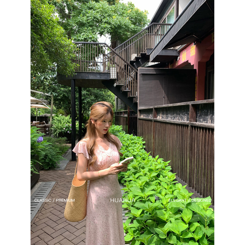 【Flower】Flower Collection~ Korean-Style Gentle V-Neck Lace Patchwork Tie Waist Slimming Floral Dress for Summer 【Flower】Flower Collection~ Korean-Style Gentle V-Neck Lace Patchwork Tie Waist Slimming Floral Dress for Summer