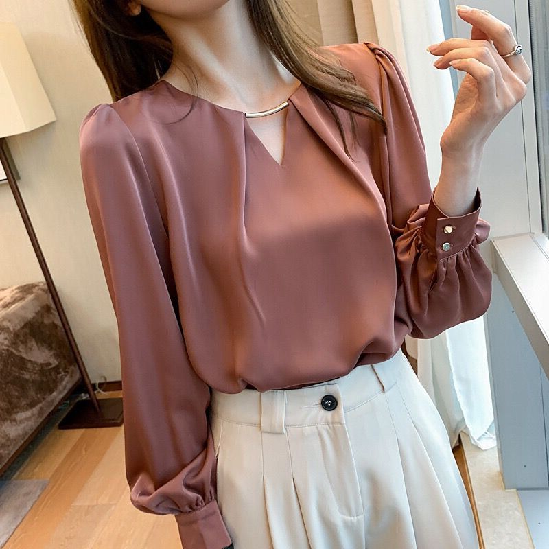 Tide Cards Superior Sensational Satin Shirt Woman Design Sensation 2022 Spring Autumn Fashion Temperament Style V Collar Snow-spinning Blouse