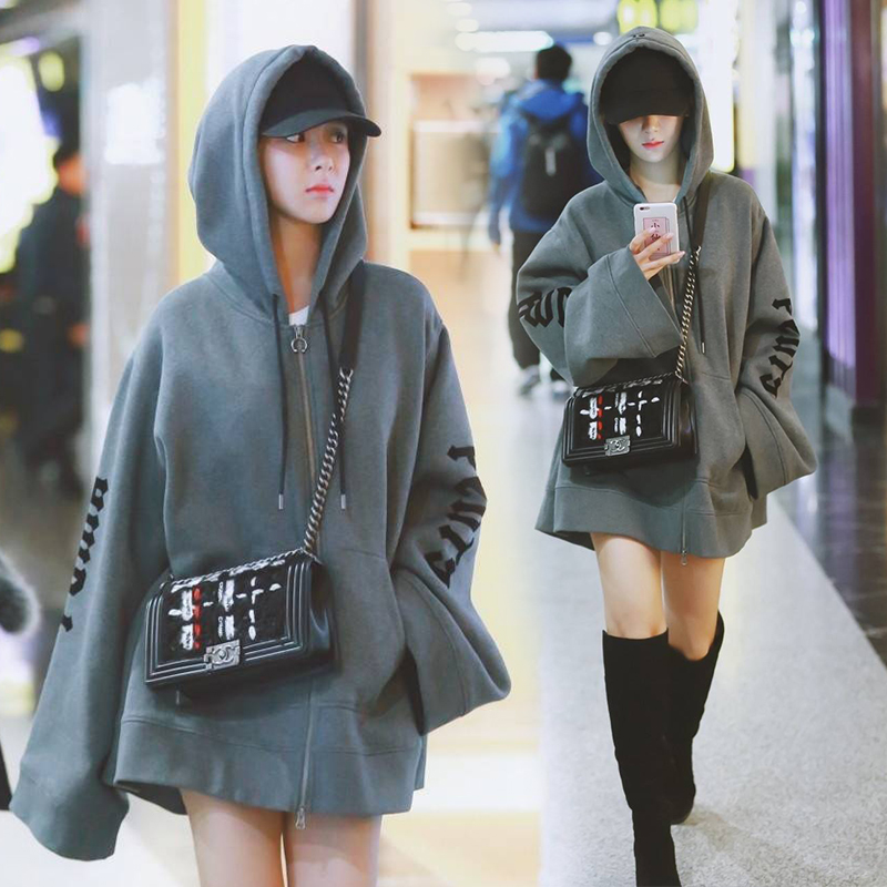 Korean version of the slim medium long version with cap sports shirt woman 2021 autumn and winter new women's dress plus suede warm baseball suit jacket tide