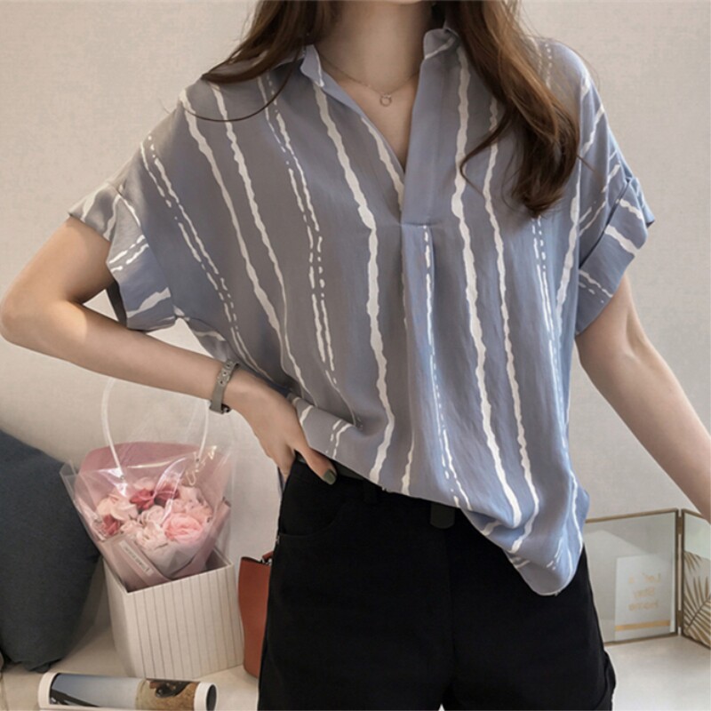 European station design sense niche shirt women's 2022 summer new large size women's Korean version loose Western style short-sleeved top