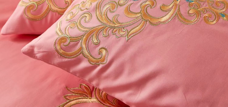 Vỏ gối bằng vải cotton thêu lớn màu đỏ satin Bộ đồ giường cưới Một đôi 48 * 74CM chính hãng