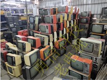 A large number of 70-80s vintage black and white TV recorder color TV ornaments decoration