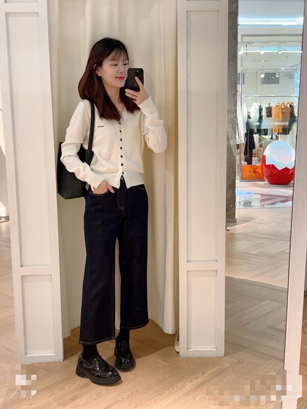 Biaojia [Same Style as in the Mall] 26 Autumn White Knitted Cardigan