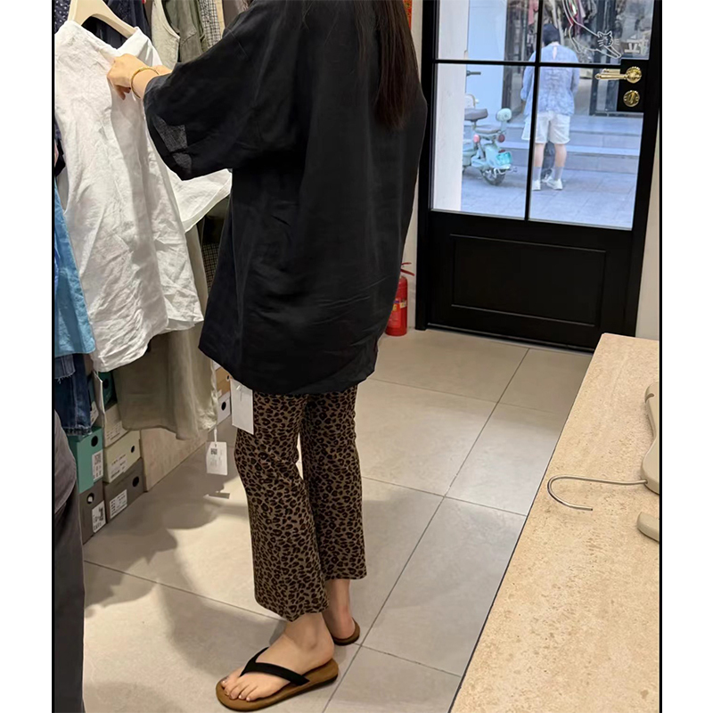 [Ouni's Home] 6.10 Self-Stretching Leopard Print Pants That Are Super Slimming! Elastic Waist Nine-Point Flared Pants N9082