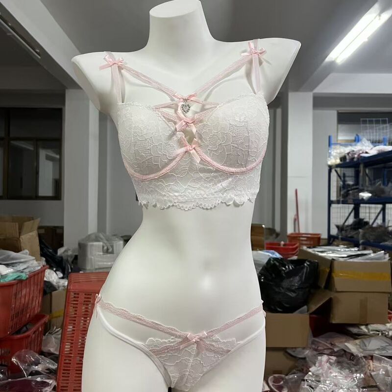 Magical and Alluring Lace Lingerie Set with Heart Pendant, Feminine Bow Cross Bra, and Stylish Inner Wear