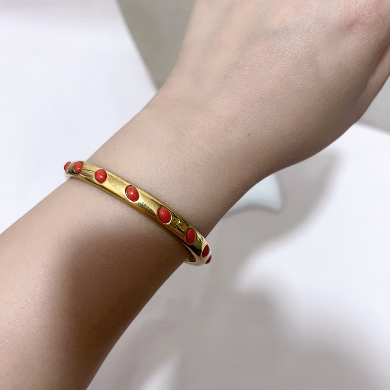 Slightly Flawed Gold-Plated Copper Bracelet with Side Wear, Vintage Fashion Closed Bracelet Slightly Flawed Gold-Plated Copper Bracelet with Side Wear, Vintage Fashion Closed Bracelet