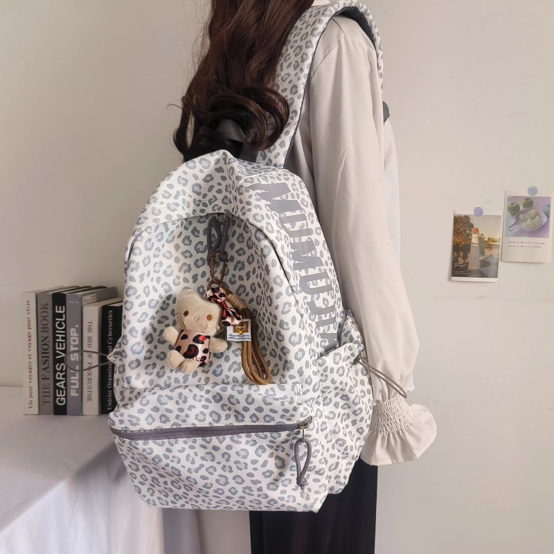 French Uamtor Niche Design Leopard Print School Bag for College Students, High Aesthetic 2026 New Model Backpack for Middle School Students French Uamtor Niche Design Leopard Print School Bag for College Students, High Aesthetic 2026 New Model Backpack for Middle School Students