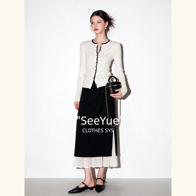 Soft and Layered, This Outfit Features a Contrasting Color Round-Neck Knit Cardigan and a Skirt, a Two-Piece Set for Early Autumn