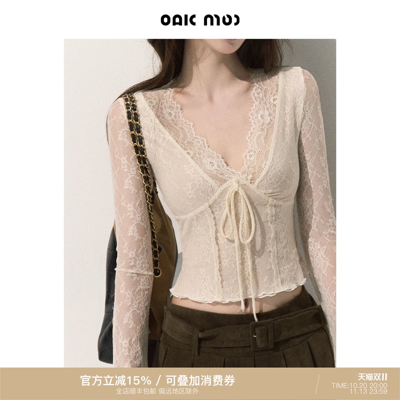 Oakmoo/ "Awakened Dreams" French V-Neck Slim-Fit White Lace Top, Gentle Hollow-Out Inner Layer for Women Oakmoo/ "Awakened Dreams" French V-Neck Slim-Fit White Lace Top, Gentle Hollow-Out Inner Layer for Women