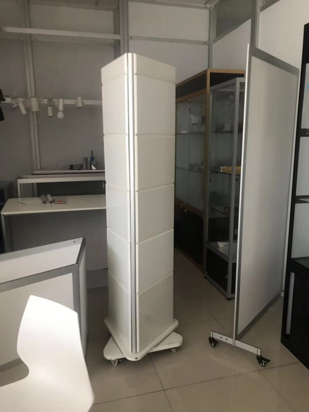 Exhibition shelf Intelligent lock Exhibition special exhibition shelf easy to disassemble and exhibition 5 gold accessories Rotating Show Shelf Doors and windows accessories