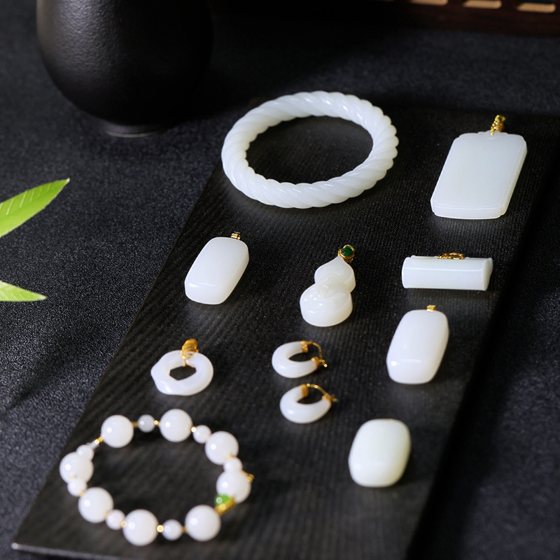 【Lao Zhao's Family】(Pre-Order) 24K Gold White Jade Peace Pendant, Natural Hetian Jade from Xinjiang, Light Luxury and Perfect Pendant